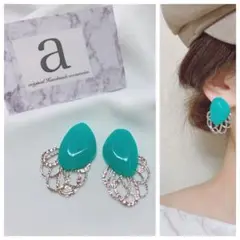 2367-1 ターコイズブルー☺︎変形オーバルピアス×シルバーフラワー☺︎