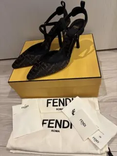FENDI ロゴハイヒール 39サイズのサムネイル