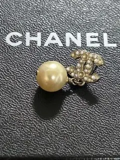 CHANEL パール装飾 ロゴピアス 片耳用 - メルカリ