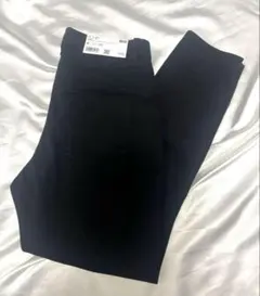 週末限定！未使用ユニクロ　ウルトラストレッチクロップドレギンスパンツM