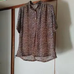 ヒョウ柄 半袖シャツ ボタン付き