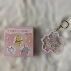ディズニーストア　シークレットキーチェーン　桜　ダンボ