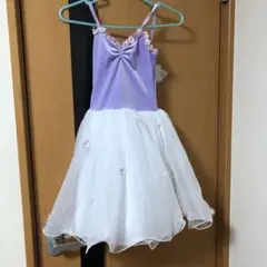 紫と白のノースリーブワンピース