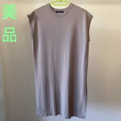 ベージュ ノースリーブチュニックニット