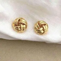 Item thumbnail for item 56bd1191-87d0-44a0-9481-a8c1afe471f9