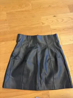 ZARA フェイクレザー ミニスカート ブラック Mのサムネイル