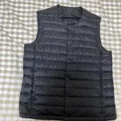 UNIQLO黒のダウンベスト・キルティング