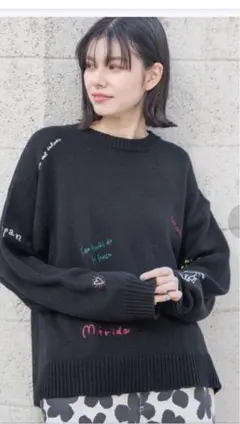 新品タグ付き Niko and…刺繍入り黒長袖ニットセーター
