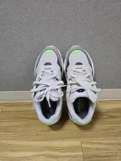 adidas カジュアルスニーカー ホワイト/グレー/グリーン