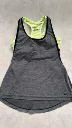Nike ナイキグレー/イエロー タンクトップ　ブラ一体型
