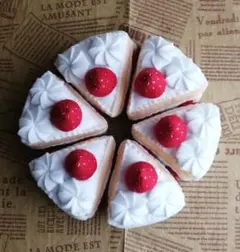 フェルト　おままごと　いちごホールケーキ　ハンドメイドのサムネイル