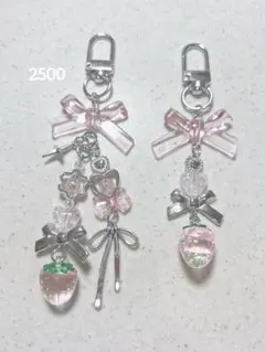 ビーズキーホルダー 苺 ピンク 韓国 平成 y2k コレクトブック 2点