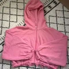 ピンク フード付き ジップパーカー　クロップド丈　Mサイズ