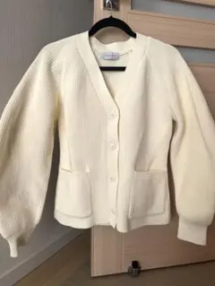 値下げ！ADAM ET ROPE アゼカーディガン　アダムエロペ　アイボリー