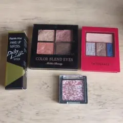 アイシャドウパレットとリップスティックセット