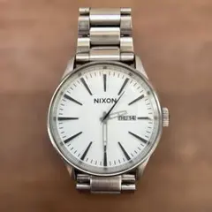 電池交換済み　NIXON THE SENTORY SS 40mmホワイト腕時計のサムネイル