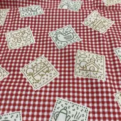 赤と白のチェック柄