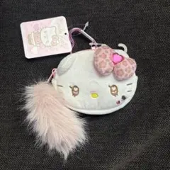 【新品】完売品しまむら×ハローキティコラボ　ポーチ　カラビナ　ファー　サンリオ