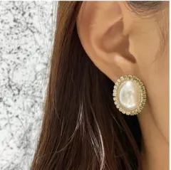 ✨大人気✨オーバル型のパールピアス