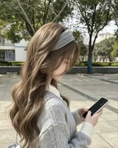 カーキベージュ / ふんわりエアリー質感 ｜ゆるめウェーブ｜ 前髪やや長め設計のサムネイル