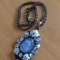 アンティーク風のネックレス