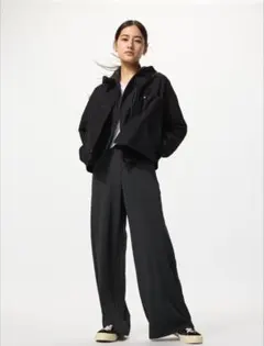 【新品タグ付き】ユニクロ クレープジャージーストレートパンツ 丈短め ブラック