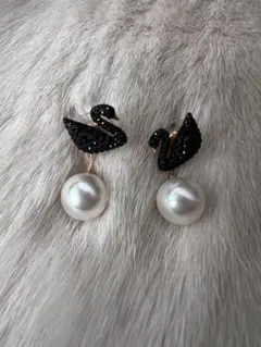 Swarovski black Swan ピアス イミテーションパール