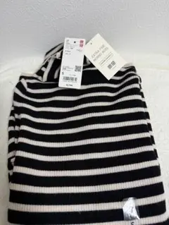 新品　ユニクロ　エクストラファインメリノリブタートルネックセーター　ボーダー　黒