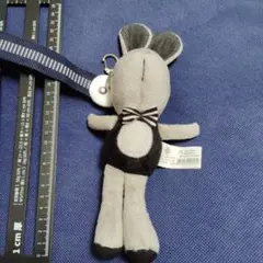 ウサギのキーホルダー付きマスコット
