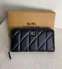 新品 COACH C8570 ブラック キルティング ピロー マディソン 長財布のサムネイル