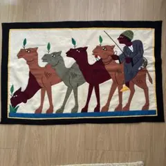 エジプト　ラクダと人物の刺繍タペストリー