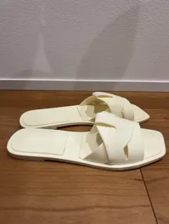 ZARA フラットサンダル オフホワイト