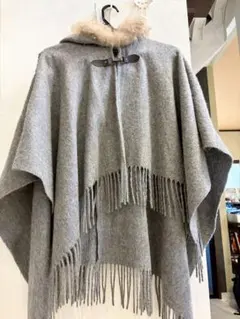 22オクトーブル　グレーポンチョ ファー付き