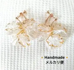 765.お花イヤリング✾匿名配送✾送料込み✾ゴールドクリア＆ホワイトゴールド花弁