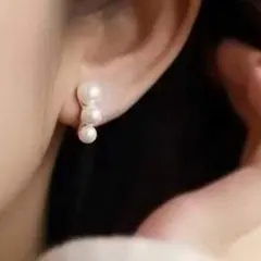 パール3連デザインイヤリング シルバーカラー