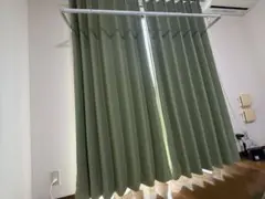 ニトリ　遮光・遮熱カーテン　イエローグリーン　幅150cm×高さ200cm 2枚のサムネイル