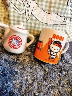 ハローキティ 2001年 マグカップとティーポット(醤油さし) ホークスキティ
