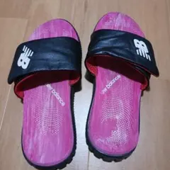 New Balance スポーツサンダル ピンク/ブラック