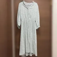 UNIQLO ユニクロ 水色 花柄 ワンピース