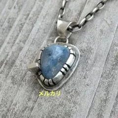 ハンドメイドの入りコン沢翡翠トップ　インディアンジュエリー風　オールハンドメイド ハンドメイドのコン沢翡翠のトップ インディアンジュエリー風 オール