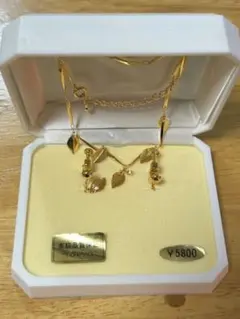 リーフ　ゴールド　ネックレス　イヤリング　レトロ　昭和