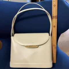YUMI KATSURA ハンドバッグ アイボリー フォーマルのサムネイル