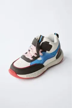 ZARA ザラ 子供用スニーカー 13.5cmのサムネイル