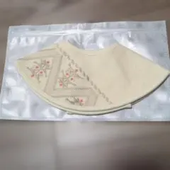 【新品未使用】マールマール　MARLMARL　アイボリー刺繍スタイ