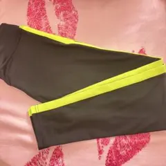 Item thumbnail for item b4e0fc2f-abb3-4c52-87e9-170c32e8f003