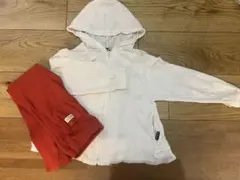 ホワイト薄手パーカーとレッドパンツ2点セット⭐︎