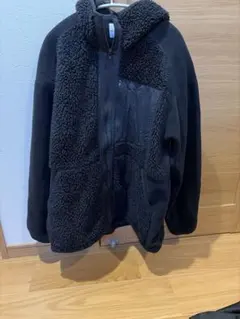 ユニクロ黒 フリースジャケット フード付き
