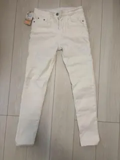 【新品未使用】裏起毛　スキニー　ジーンズ　白