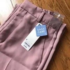 ジーユー　GU スリットフレアパンツ　新品未使用　スラックス