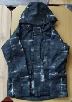 ONYONEフード付きウェア上